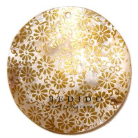 Embossed Hand Painted Shell Natural Pendant