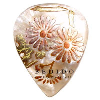 Embossed Hand Painted Shell Natural Pendant