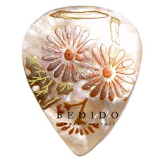 Embossed Hand Painted Shell Natural Pendant