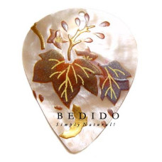 Embossed Hand Painted Shell Natural Pendant