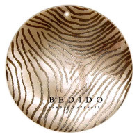 Embossed Hand Painted Shell Natural Pendant