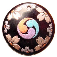 Embossed Hand Painted Shell Natural Pendant