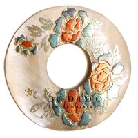 Embossed Hand Painted Shell Natural Pendant