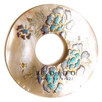 Embossed Hand Painted Shell Natural Pendant